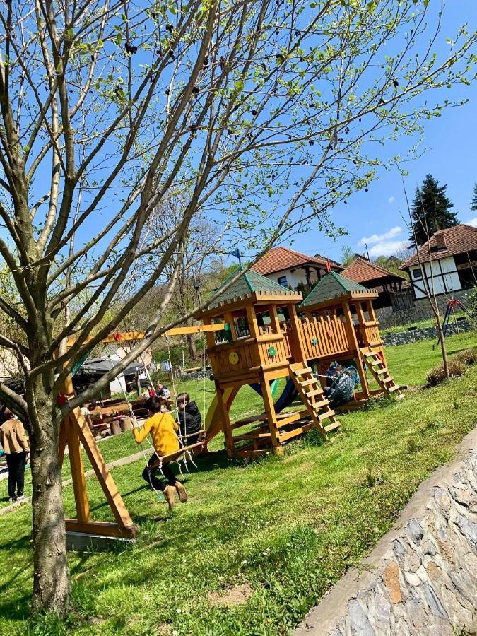 Restoran,,Vuk,, Trsic Acomodação com café da manhã Exterior foto