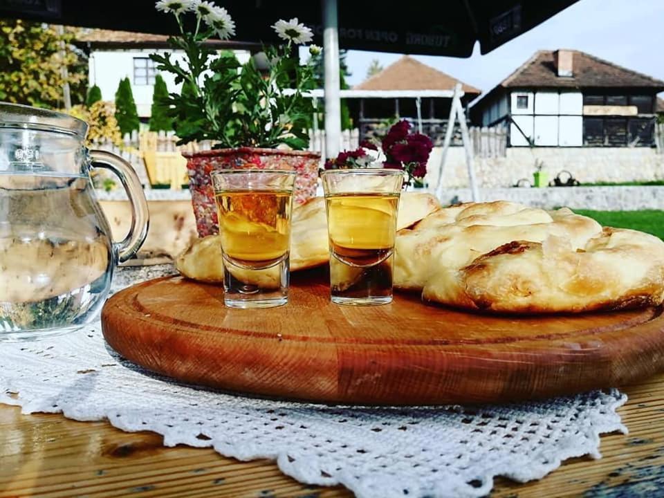 Restoran,,Vuk,, Trsic Acomodação com café da manhã Exterior foto
